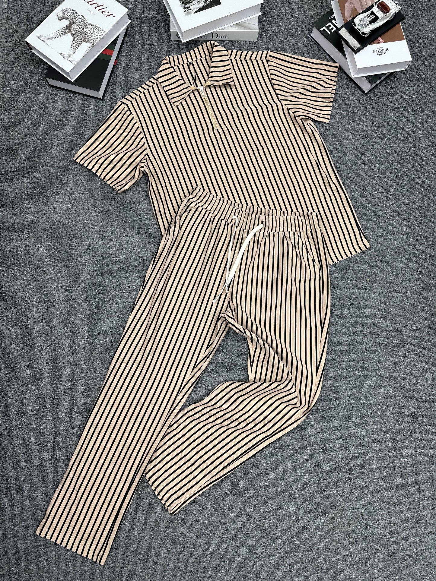 Men‘s Casual Stripe Two Piece Sets Solid Color Lapel Short Sleeve Tops and Long Pants Suits