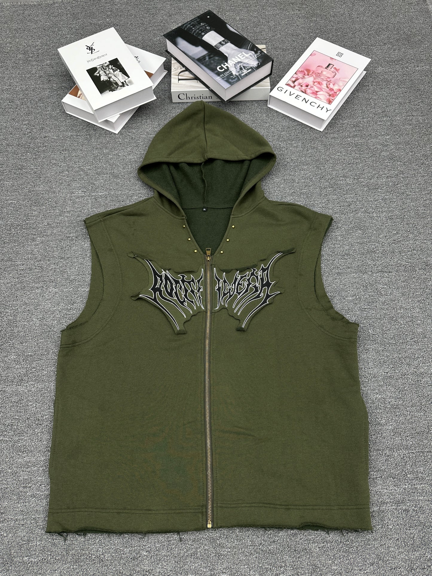 Wholesale men's vest monochrome single style minimum order of 20 pieces