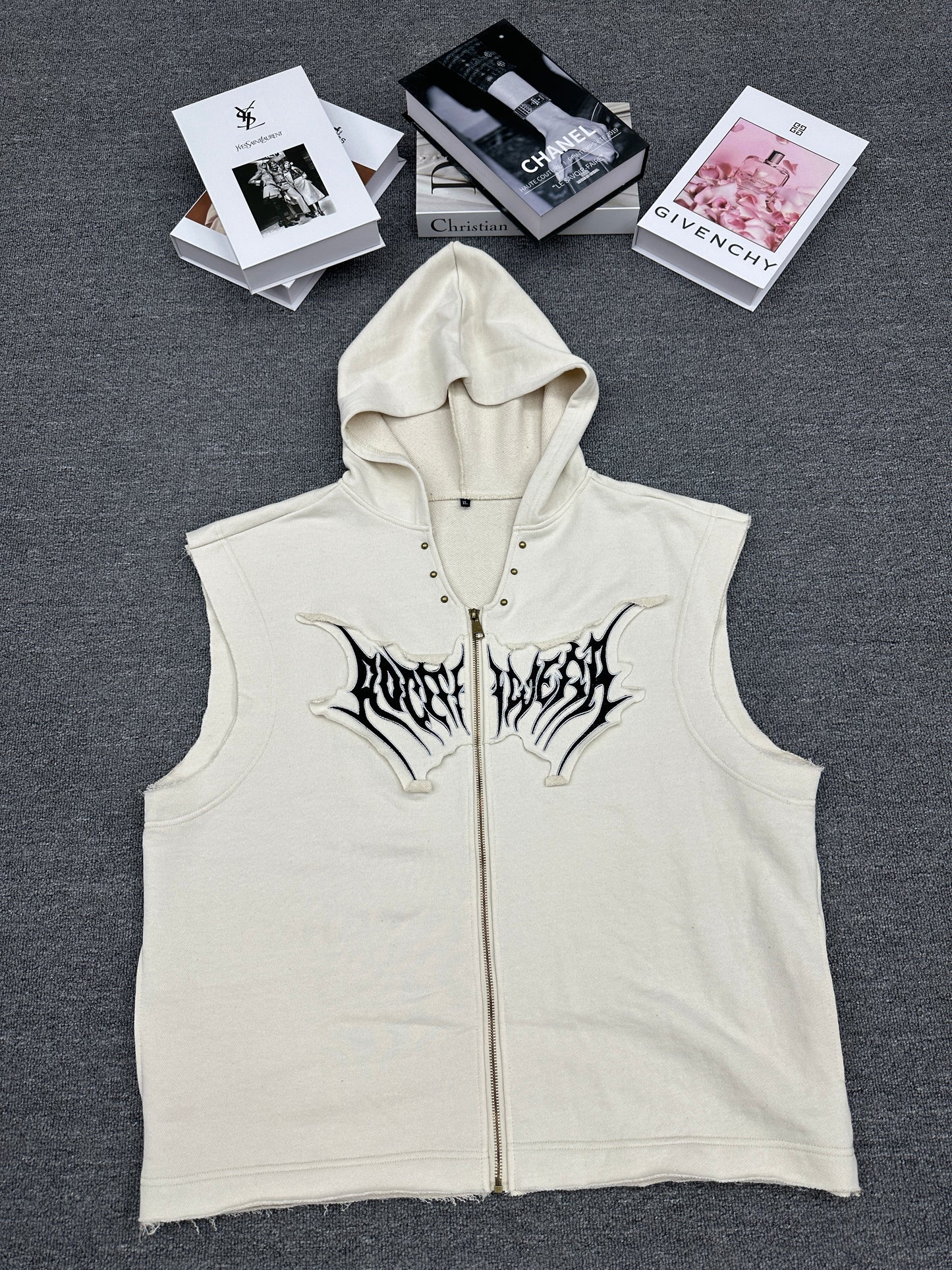 Wholesale men's vest monochrome single style minimum order of 20 pieces