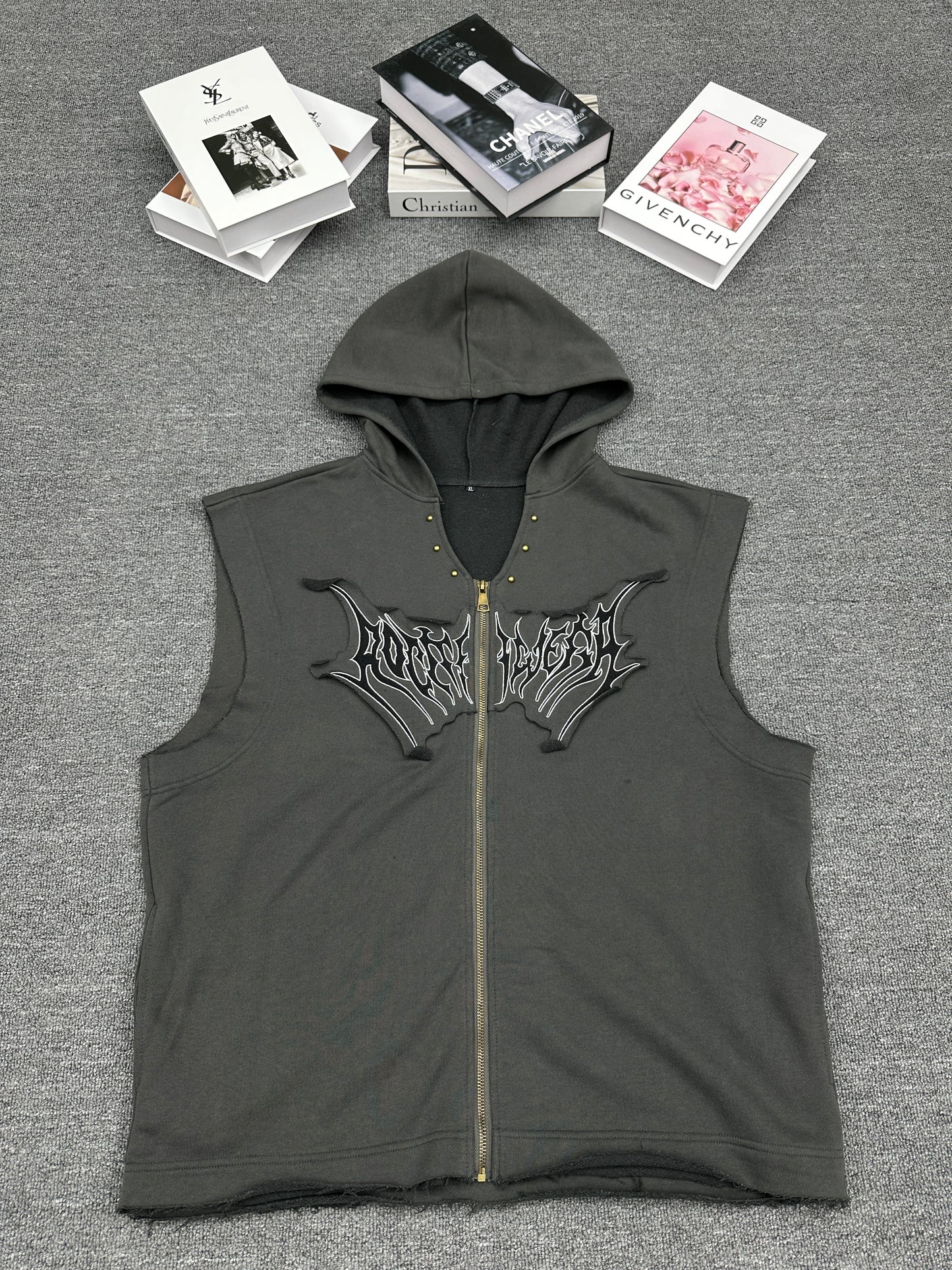 Wholesale men's vest monochrome single style minimum order of 20 pieces