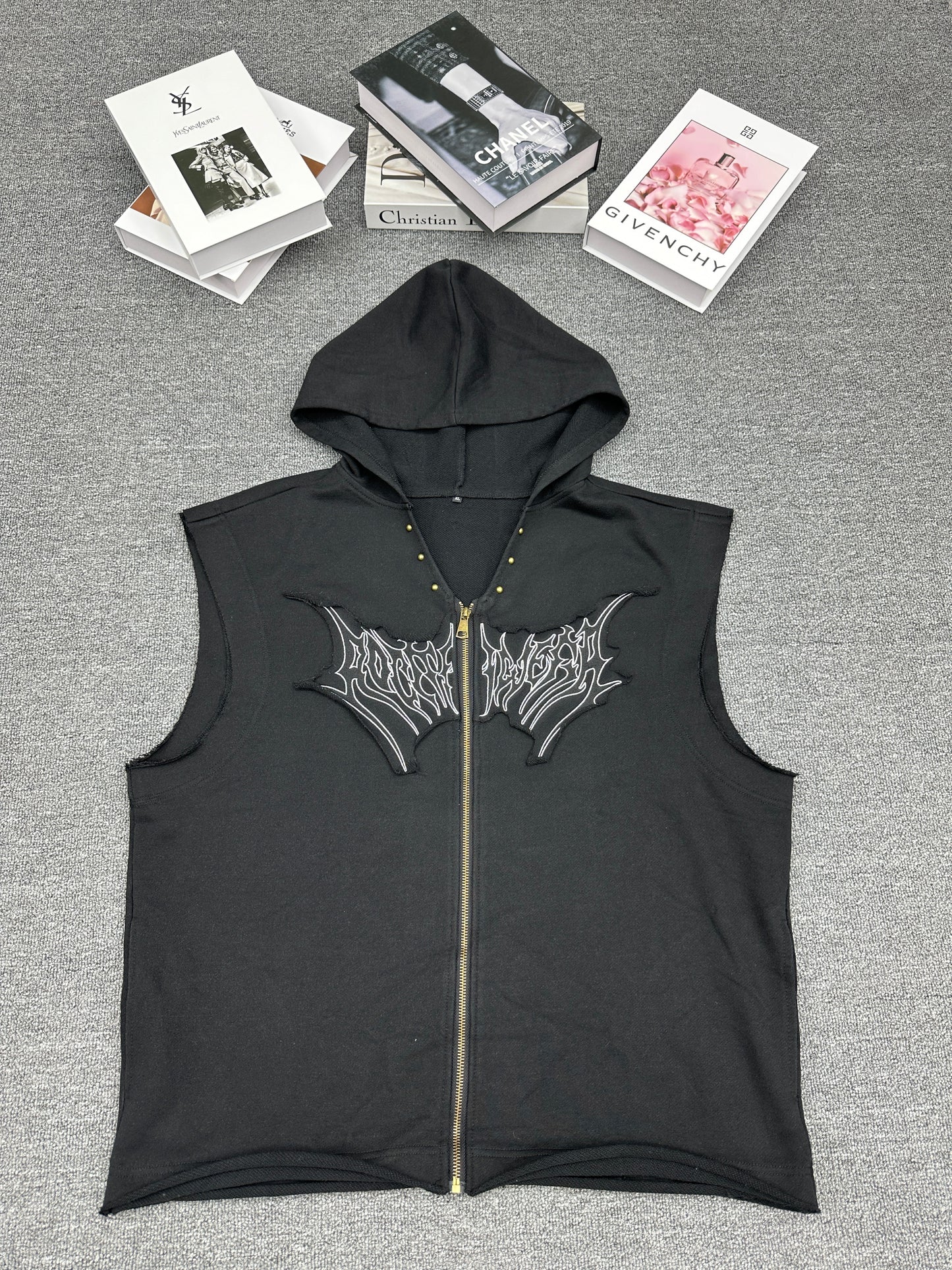 Wholesale men's vest monochrome single style minimum order of 20 pieces