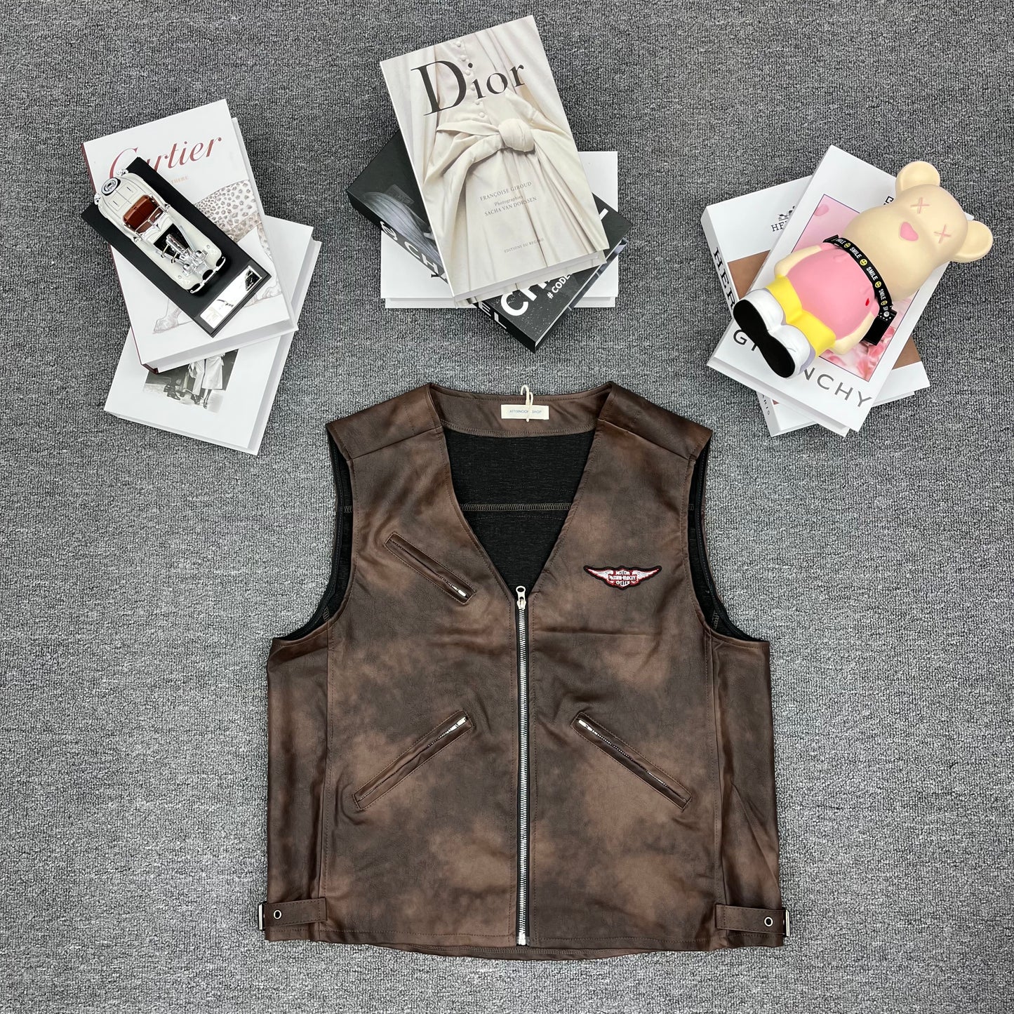 Wholesale men's vest monochrome single style minimum order of 20 pieces