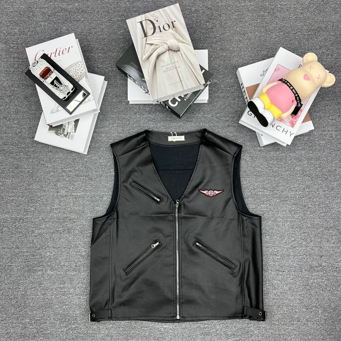 Wholesale men's vest monochrome single style minimum order of 20 pieces