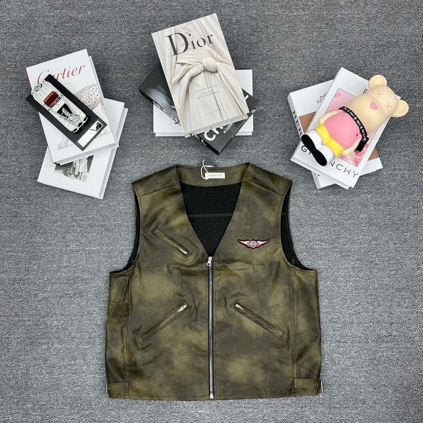 Wholesale men's vest monochrome single style minimum order of 20 pieces